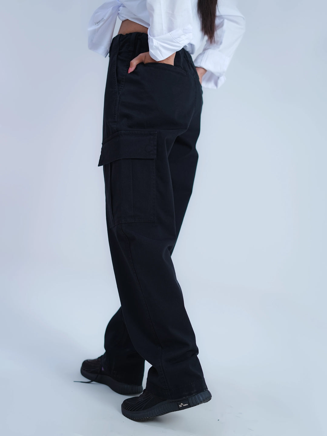 Woman Comfort Cargo Pants Black